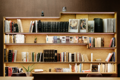 美國教材太過昂貴，有其他辦法解決嗎？