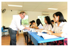 入學(xué)即獲得新加坡學(xué)生身份，出國留學(xué)事半功倍