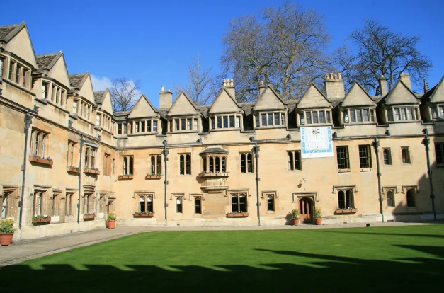 英國大學開發遠程教學 助中國學生線上完成學位