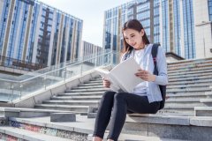 UCL的宿舍怎么樣？什么時候可以申請？學校周圍設施怎么樣？